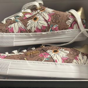guess shoes size 7